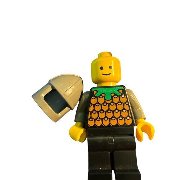 LEGO Castle Dragon Knights Minifigure Gray Kettle Helmet Classic Smiley - Picture 5 of 7